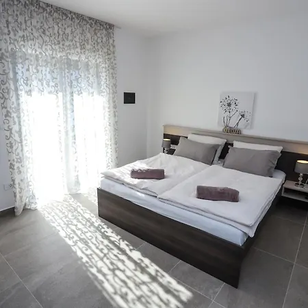 וילה Jacky In For 8 People With Private Pool Just 900 Meters From Sea *