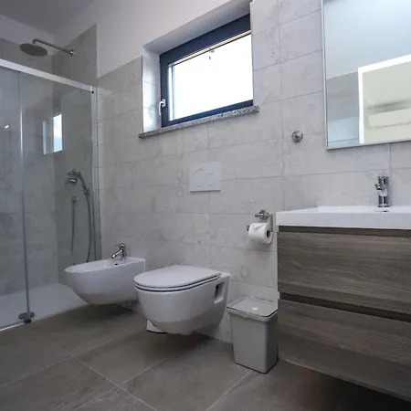 וילה Jacky In For 8 People With Private Pool Just 900 Meters From Sea פורץ