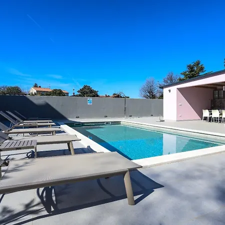 Jacky In For 8 People With Private Pool Just 900 Meters From Sea וילה פורץ