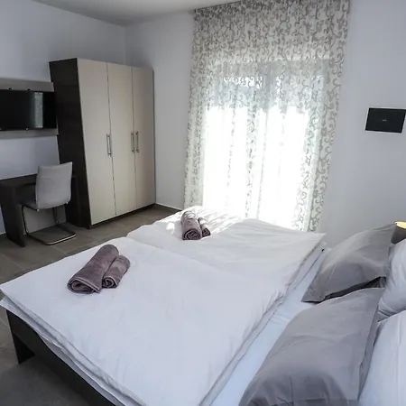 Jacky In For 8 People With Private Pool Just 900 Meters From Sea וילה *
