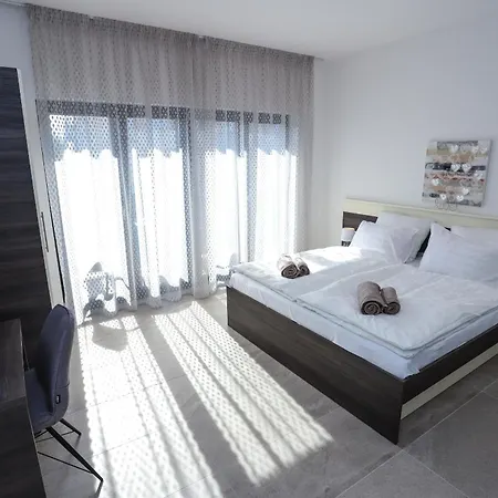 Jacky In For 8 People With Private Pool Just 900 Meters From Sea * פורץ