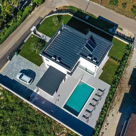 וילה Jacky In For 8 People With Private Pool Just 900 Meters From Sea