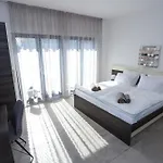 Jacky In For 8 People With Private Pool Just 900 Meters From Sea * Πόρετς