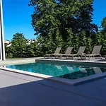 Βίλα Jacky In For 8 People With Private Pool Just 900 Meters From Sea *